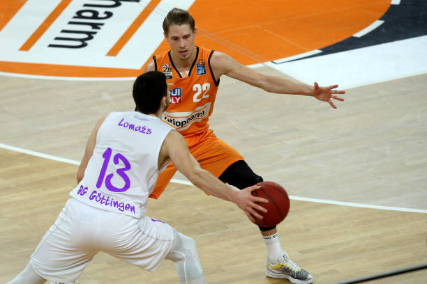 更充满了温 更充满了温